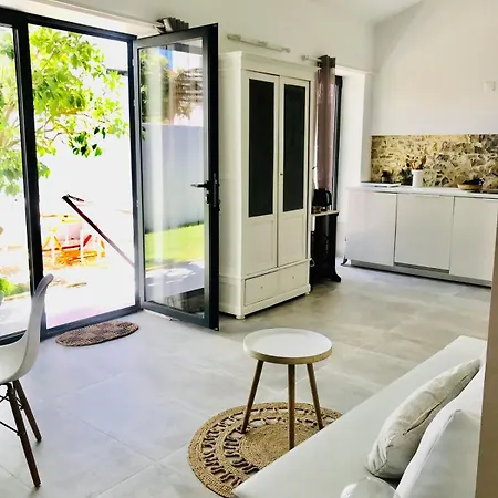 Дом отдыха Trendy One Bedroom House, & Lagoon