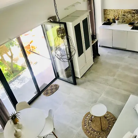Дом отдыха Trendy One Bedroom House, & Lagoon
